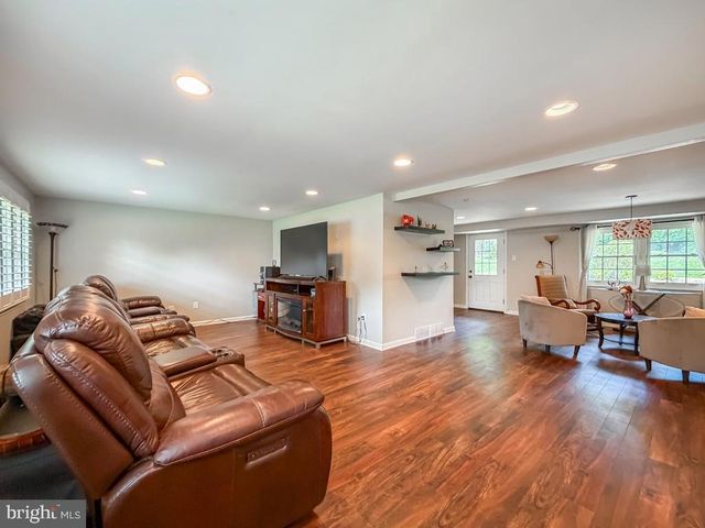 1168 TEMPLE DR, Yardley, PA 19067