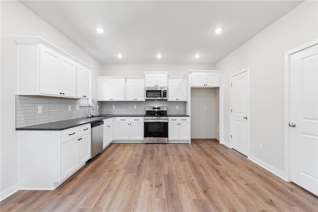5 Hebrides Lane, Bella Vista, AR 72715