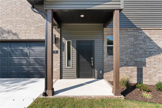 5 Hebrides Lane, Bella Vista, AR 72715
