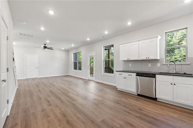 5 Hebrides Lane, Bella Vista, AR 72715