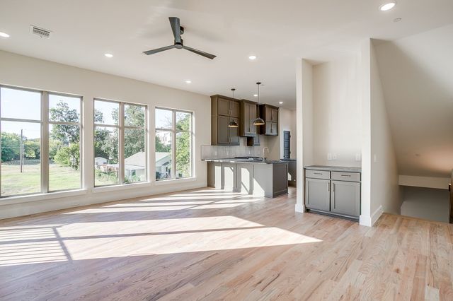 2820 Weisenberger Street 110, Fort Worth, TX 76107