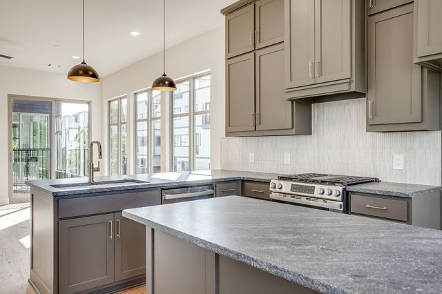 2820 Weisenberger Street 110, Fort Worth, TX 76107