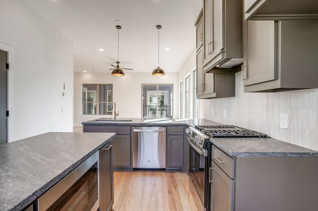 2820 Weisenberger Street 110, Fort Worth, TX 76107