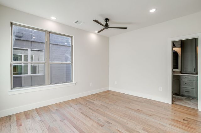 2820 Weisenberger Street 110, Fort Worth, TX 76107