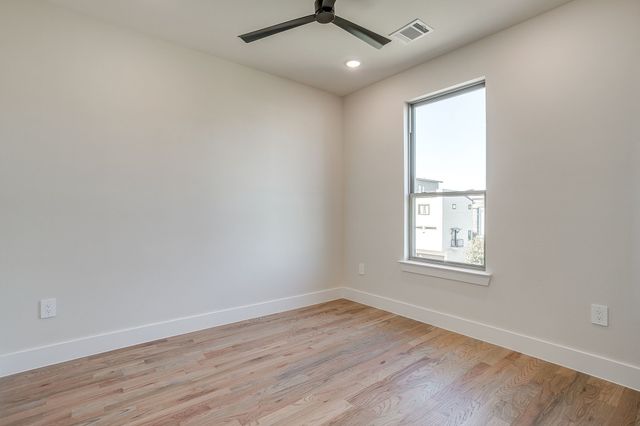 2820 Weisenberger Street 110, Fort Worth, TX 76107