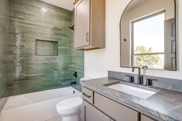 2820 Weisenberger Street 110, Fort Worth, TX 76107