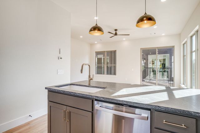 2820 Weisenberger Street 110, Fort Worth, TX 76107