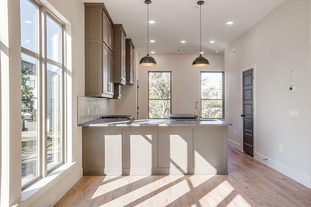 2820 Weisenberger Street 110, Fort Worth, TX 76107
