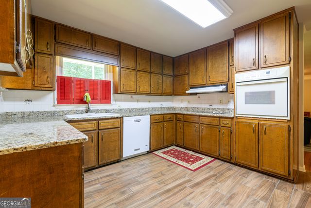 1976 Emerald Drive, Jonesboro, GA 30236