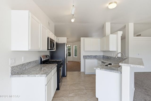 10008 E Moonstruck Way, Tucson, AZ 85747