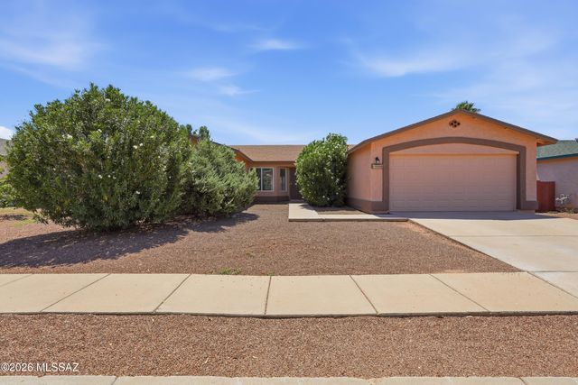 10008 E Moonstruck Way, Tucson, AZ 85747