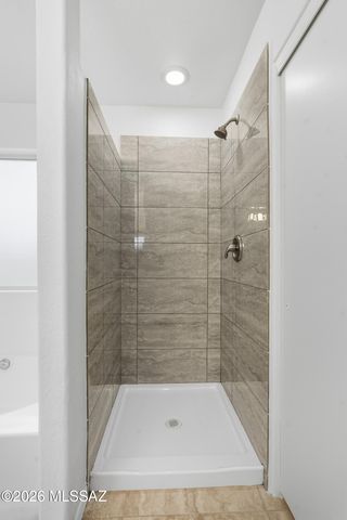 10008 E Moonstruck Way, Tucson, AZ 85747