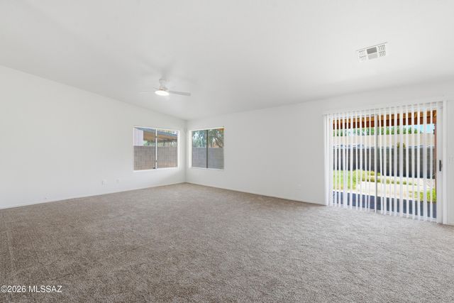 10008 E Moonstruck Way, Tucson, AZ 85747