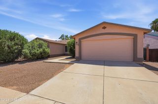 10008 E Moonstruck Way, Tucson, AZ 85747
