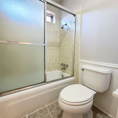 11352 QUAIL RUN Street, Dallas, TX 75238