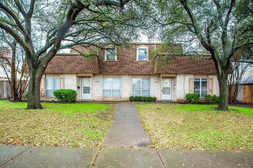 11352 QUAIL RUN Street, Dallas, TX 75238
