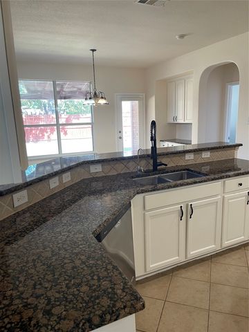 714 Crockett Drive, Mansfield, TX 76063