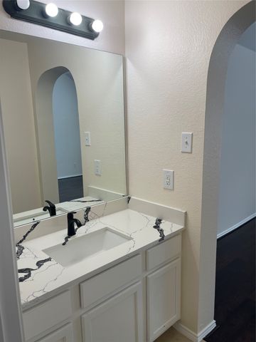 714 Crockett Drive, Mansfield, TX 76063