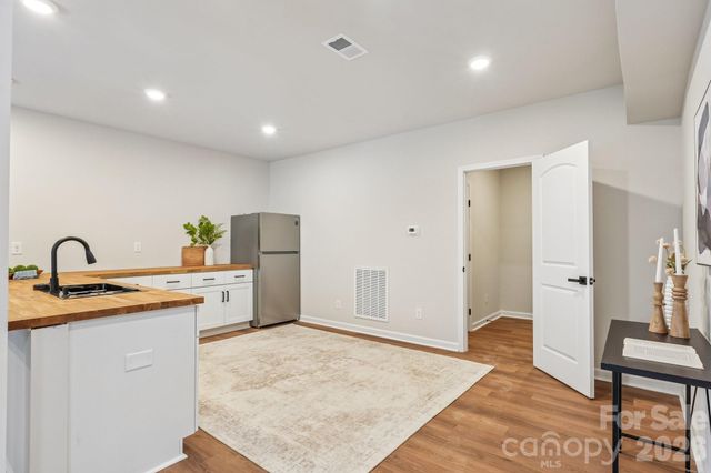 17810 Burnt Hickory Drive, Charlotte, NC 28278