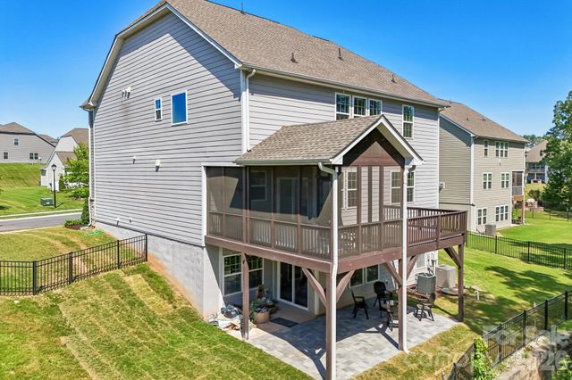 17810 Burnt Hickory Drive, Charlotte, NC 28278
