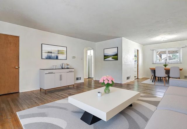 617 California Street SE, Albuquerque, NM 87108