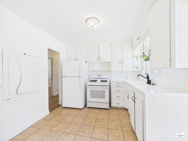 617 California Street SE, Albuquerque, NM 87108