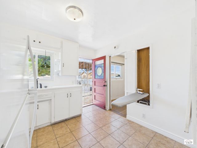 617 California Street SE, Albuquerque, NM 87108