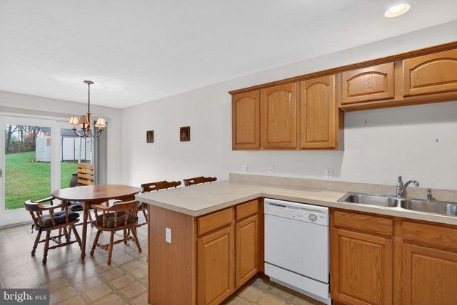 213 MAPLE DR, Hanover, PA 17331