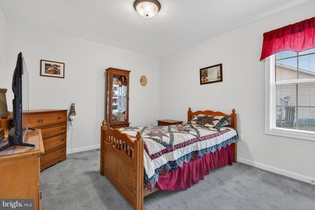 213 MAPLE DR, Hanover, PA 17331