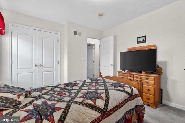 213 MAPLE DR, Hanover, PA 17331