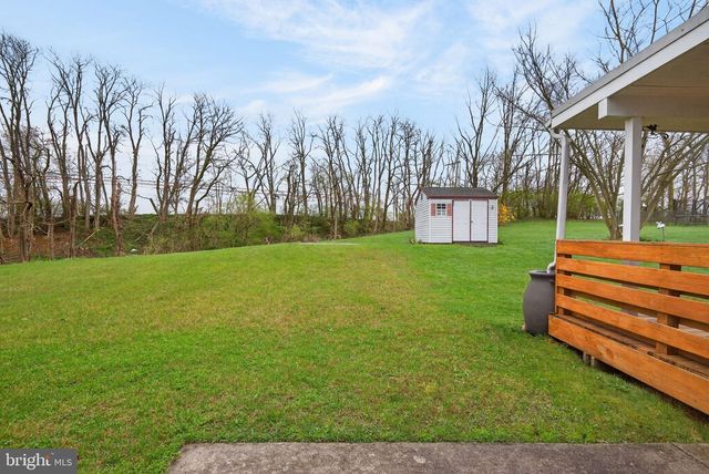213 MAPLE DR, Hanover, PA 17331