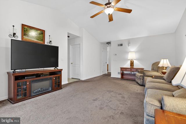 213 MAPLE DR, Hanover, PA 17331