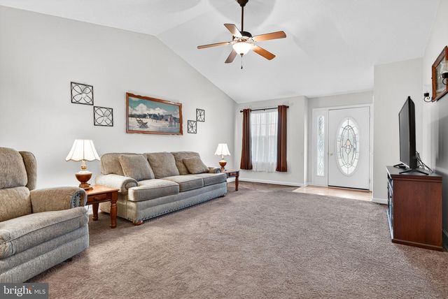 213 MAPLE DR, Hanover, PA 17331