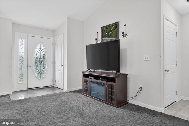 213 MAPLE DR, Hanover, PA 17331