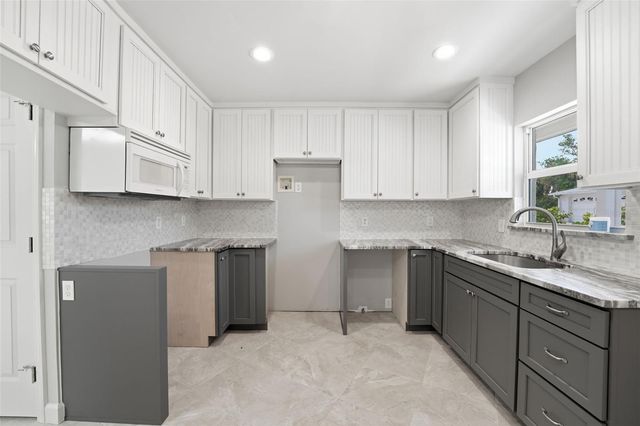 6000 N BEACH ROAD, Englewood, FL 34223