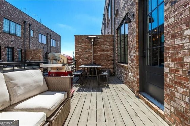 287 Castleberry Hill Walk SW, Atlanta, GA 30313