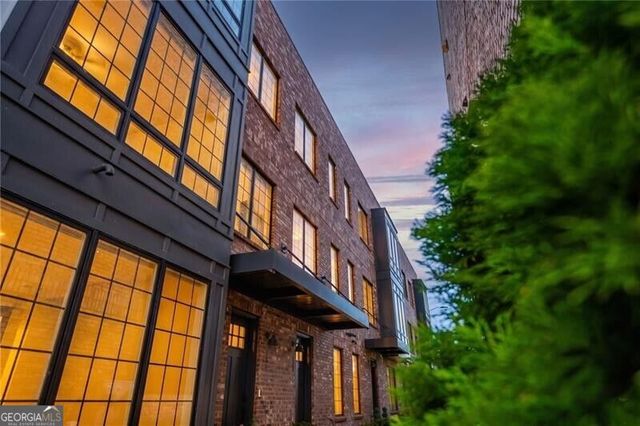 287 Castleberry Hill Walk SW, Atlanta, GA 30313