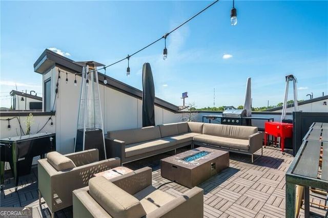 287 Castleberry Hill Walk SW, Atlanta, GA 30313