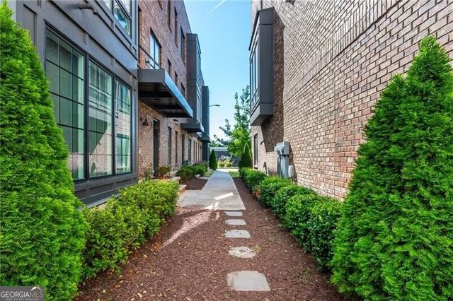 287 Castleberry Hill Walk SW, Atlanta, GA 30313