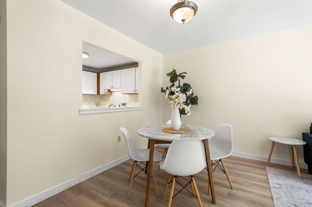 1 Watermill Pl 121, Arlington, MA 02476