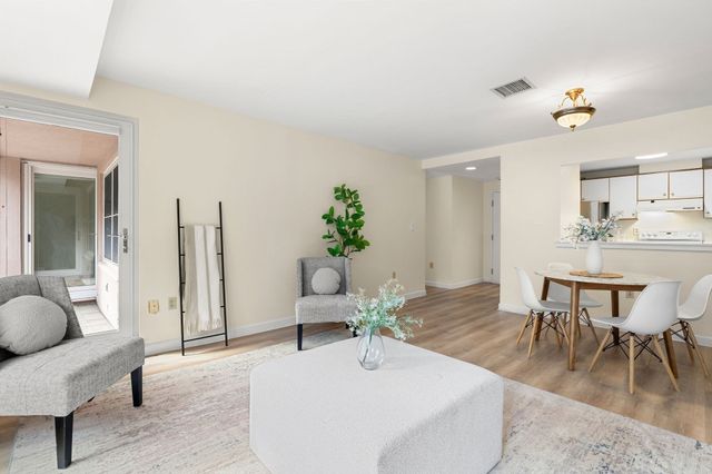 1 Watermill Pl 121, Arlington, MA 02476