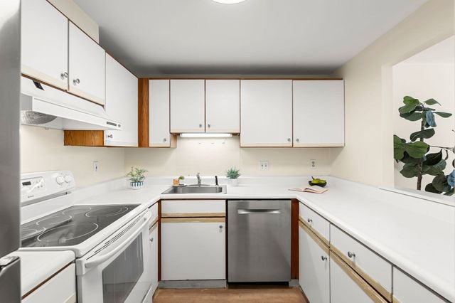 1 Watermill Pl 121, Arlington, MA 02476