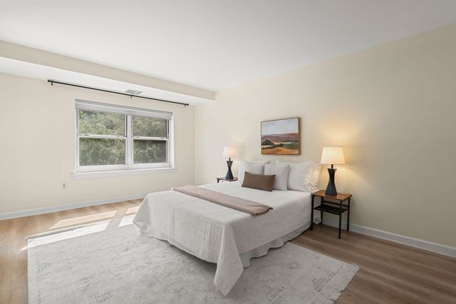 1 Watermill Pl 121, Arlington, MA 02476