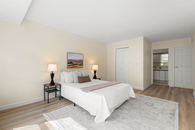 1 Watermill Pl 121, Arlington, MA 02476