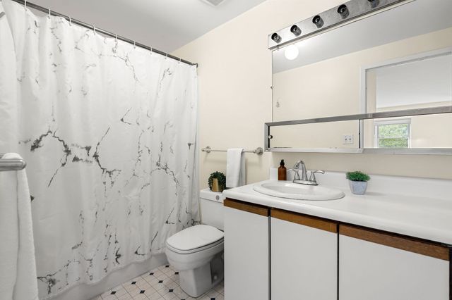 1 Watermill Pl 121, Arlington, MA 02476