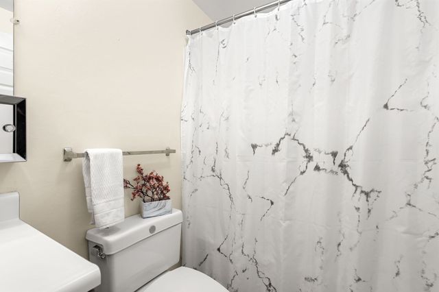 1 Watermill Pl 121, Arlington, MA 02476