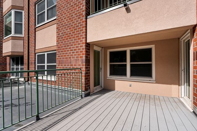 1 Watermill Pl 121, Arlington, MA 02476