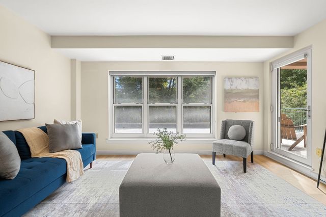 1 Watermill Pl 121, Arlington, MA 02476