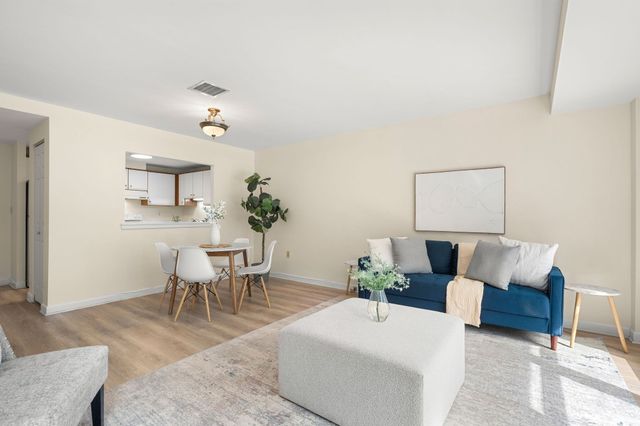 1 Watermill Pl 121, Arlington, MA 02476