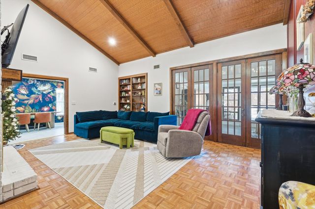 2813 Raintree Drive, Carrollton, TX 75006